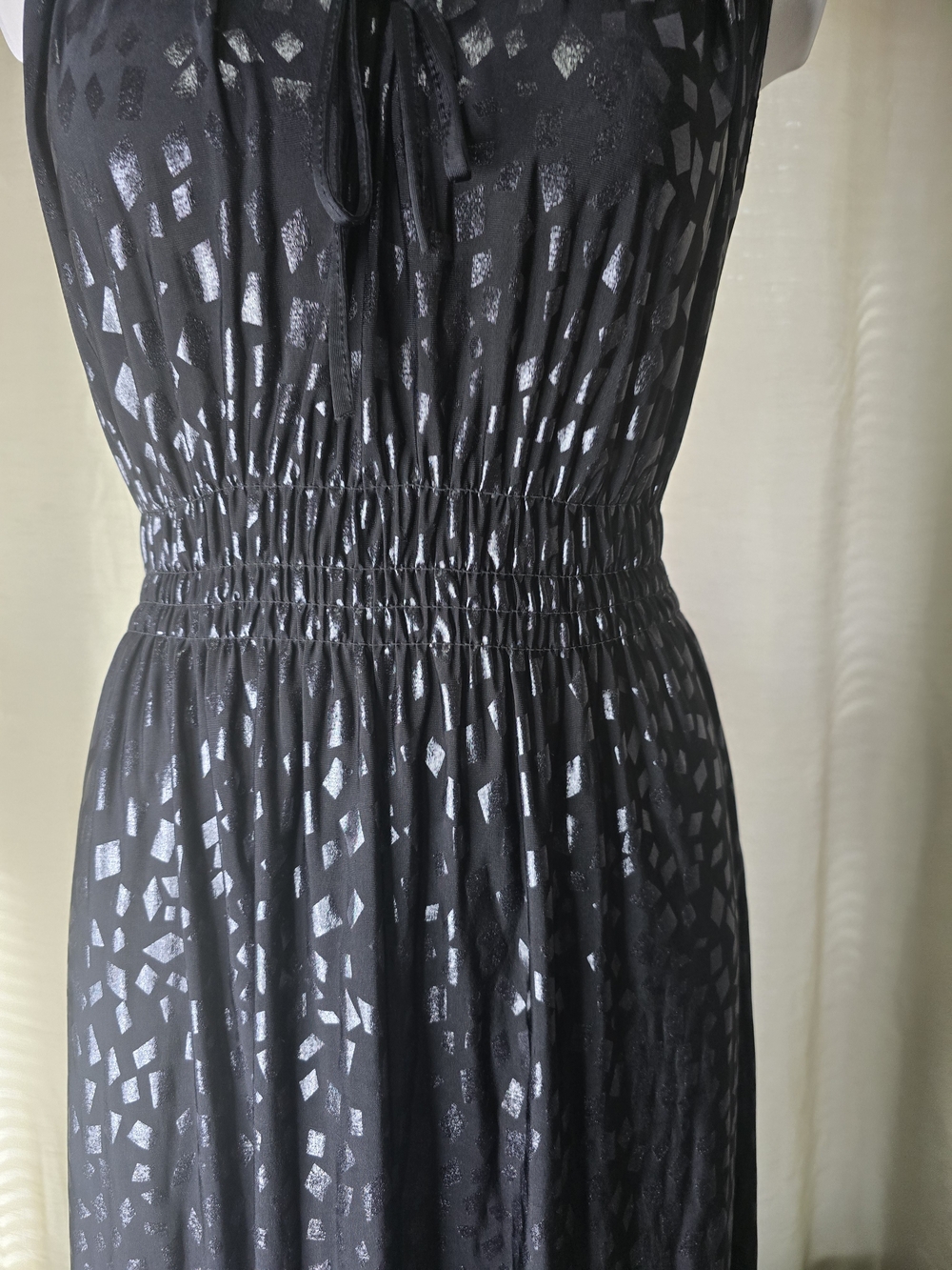Sleeveless Black Metallic-Accent Maxi Dress with Smocked Waist - Picture 4 of 9